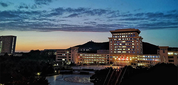 山東大學 - 最美大學