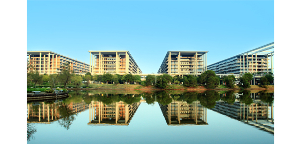 廣東工業(yè)大學 - 最美大學