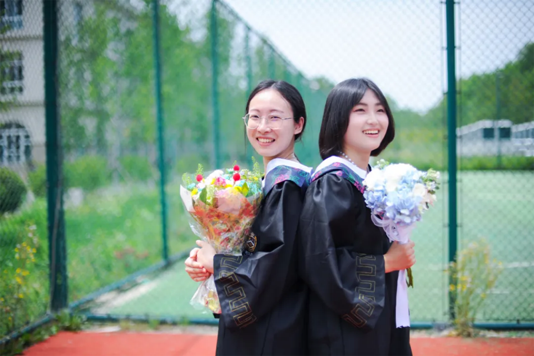 再見，小何——遼寧何氏醫(yī)學院